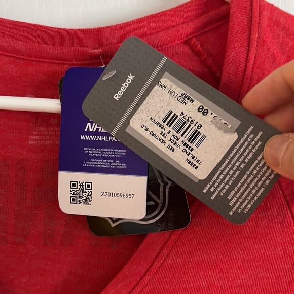 Reebok Blackhawks Womens player shirt Patrick Kane Sz M wmns NWT VTG - Picture 3 of 3